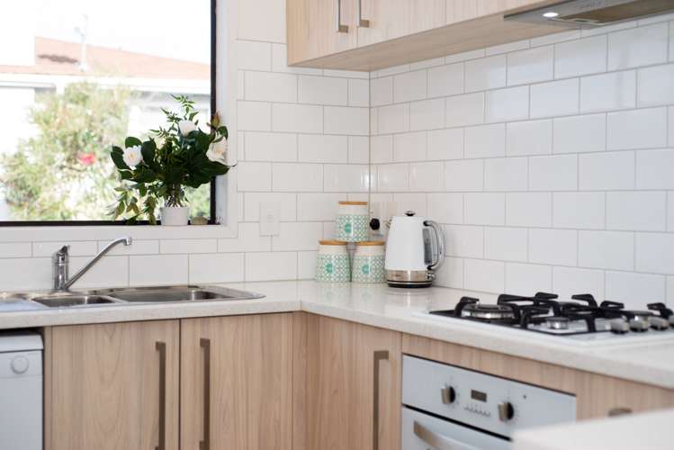 90 Flanshaw Road Te Atatu South_17