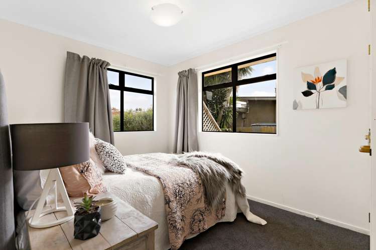 4 Marine Parade Mellons Bay_20