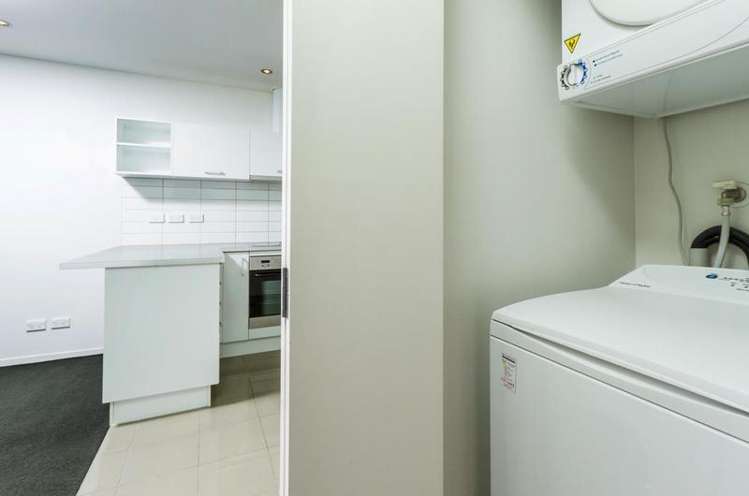 D8/60 Masons Road Oteha_14