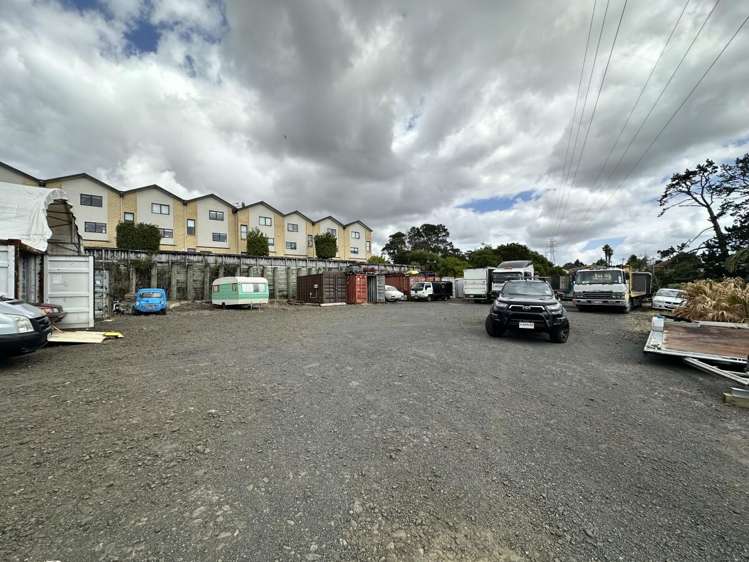 186 McLeod Road Te Atatu South_1