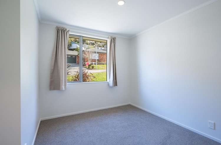 3 Carleton Place Toi Toi_7