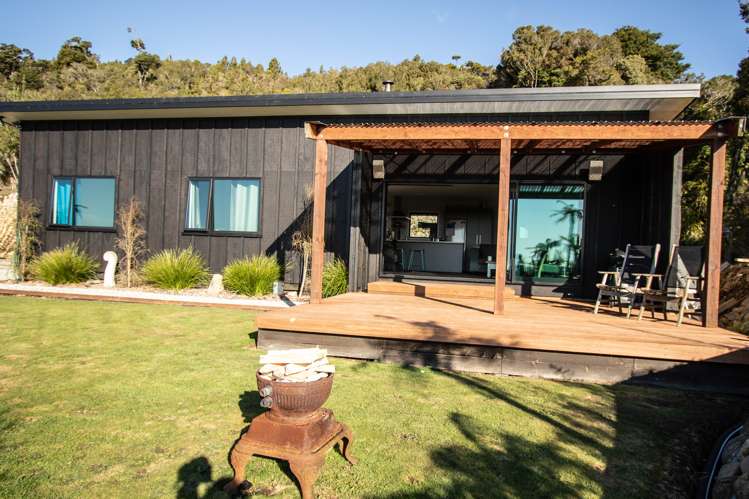 10 Little Paddock Hokitika_1