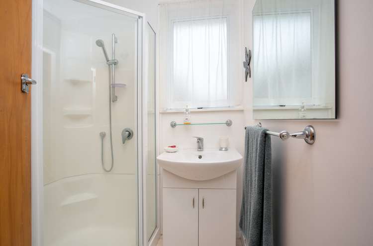 61 Campbell Street Leamington_10