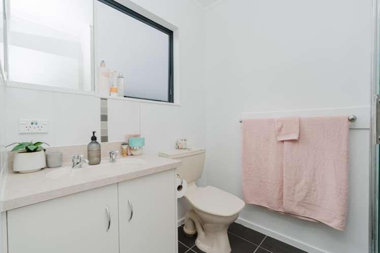 90 Dixon Road Glenview_8