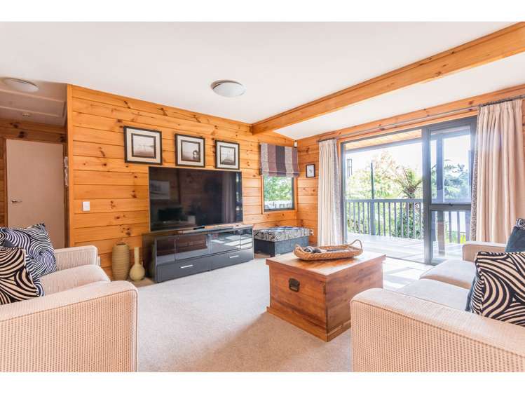 34 Derwent Crescent Titirangi_7