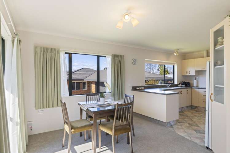 16 Sandel Rise Merrilands_7