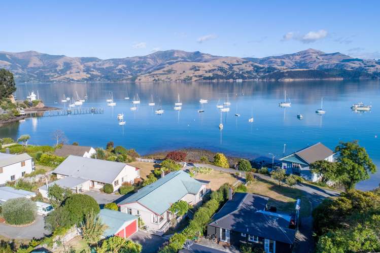 109 Beach Road Akaroa_5