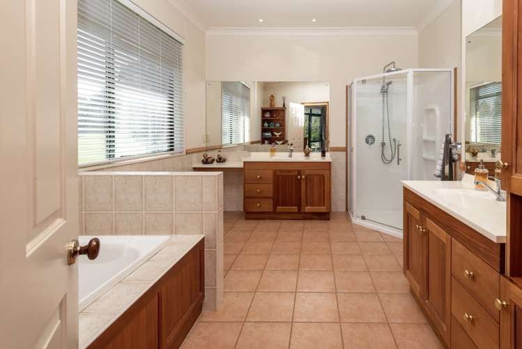 384 Clifton Road Whitford_14