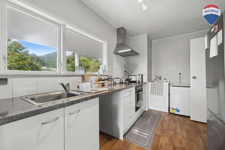 39 Thurleigh Grove Karori_3