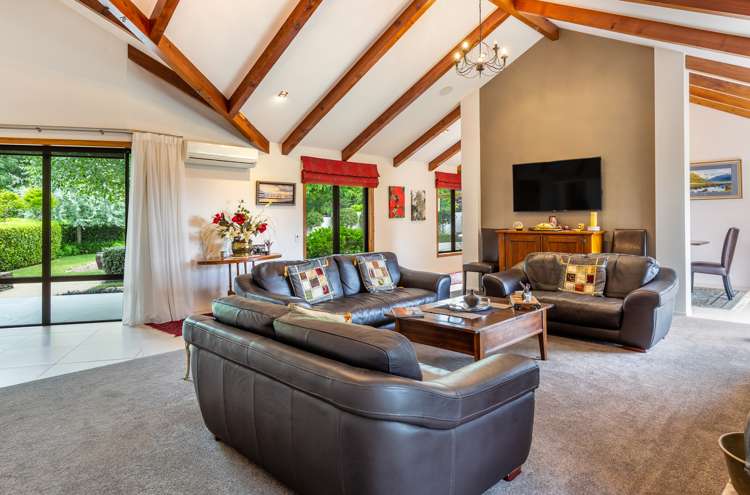 128 Ferndale Way Rangatira Park_15