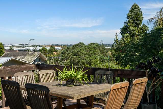 4 Riverhills Avenue Pakuranga Heights_1