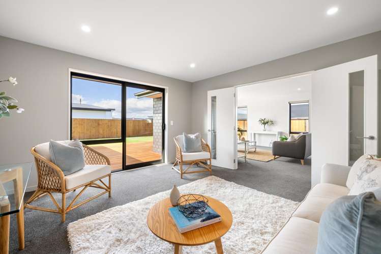 2 Rennie Place The Pines Beach_10