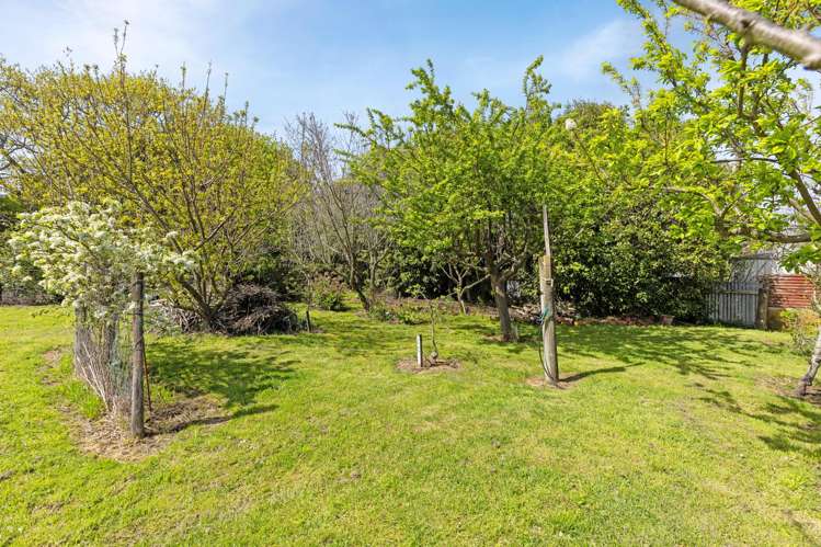 33 Lower High Street Marton_21