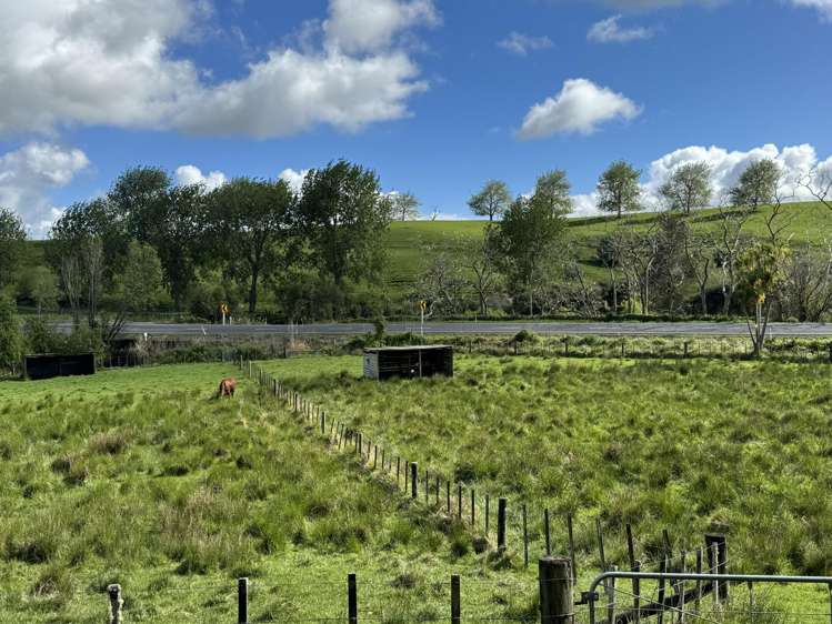 8 Huarau Station Road Maungaturoto_11