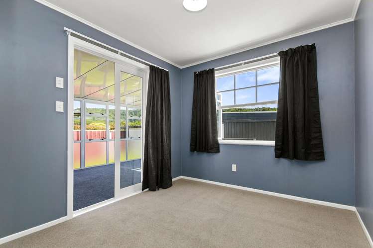 37 Momona Street Wainuiomata_12