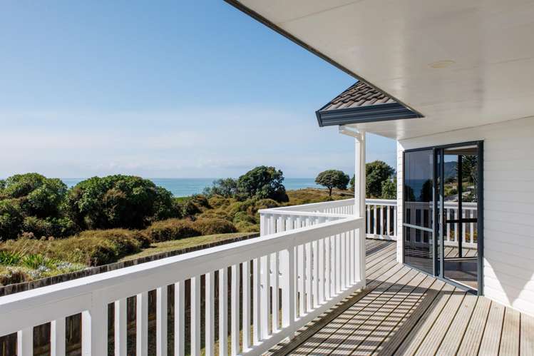 4 Commodores Close_2