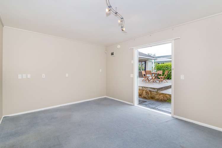 13 Deller Grove Silverstream_17