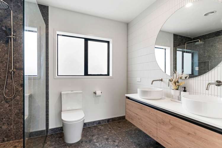 8 Benjamin Place Clevedon_11