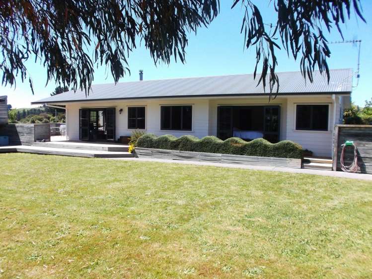 219 Racecourse Road Waipawa_25