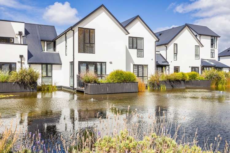 10/140 Office Road Merivale_1