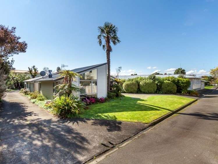 110 Linton Street West End_11