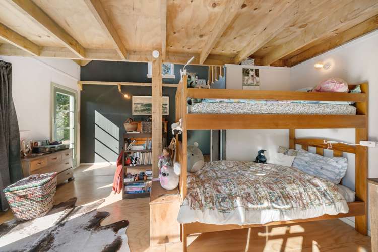 911 Harington Point Road Harington Point_17