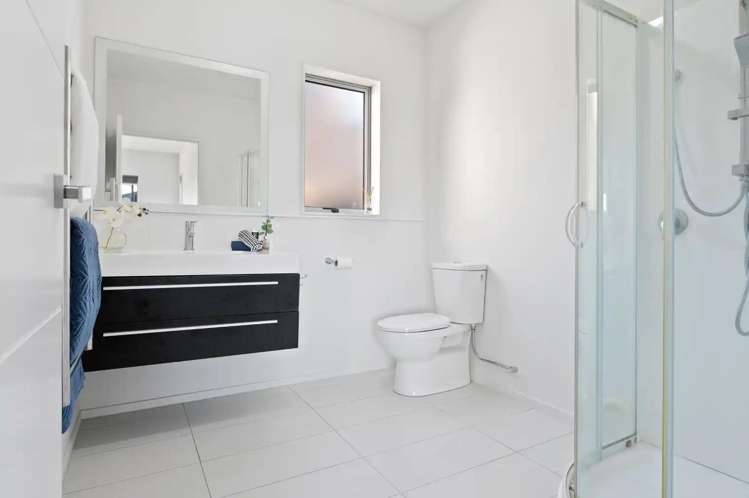 6 Kingston Court 2743_8