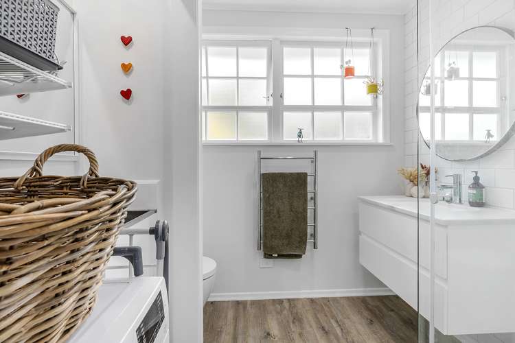 5a Ridd Crescent Karori_10