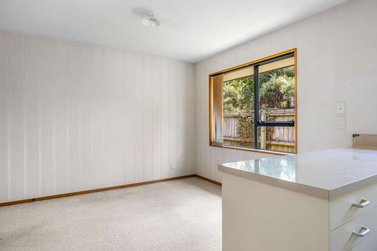 2/74 Lowry Avenue Redwood_5