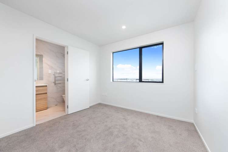 51b Crestview Rise Papakura_6