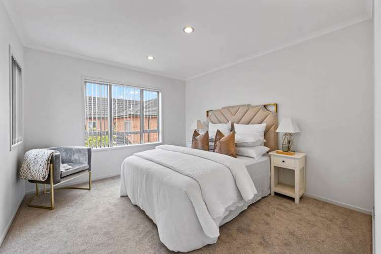 67 Fields Parade Oteha_13