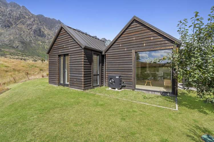 2 Mckenzies Shute Jacks Point_19