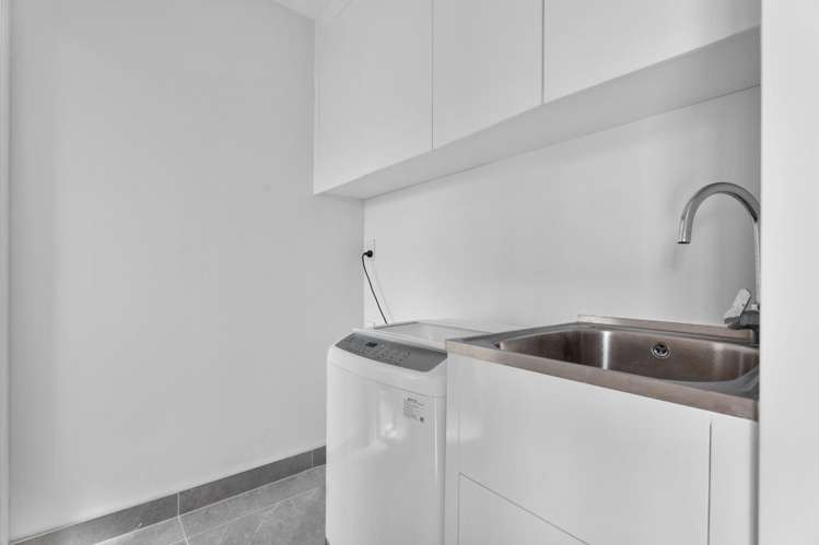 2/12 Gazelle Avenue 1603_12