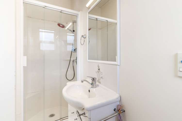 1/137 Shakespeare Road Milford_11