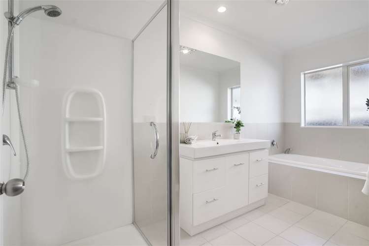 63 Salford Crescent Flat Bush_11