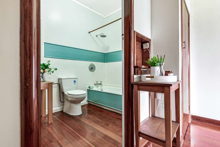 627 Grey Street Hamilton East_17