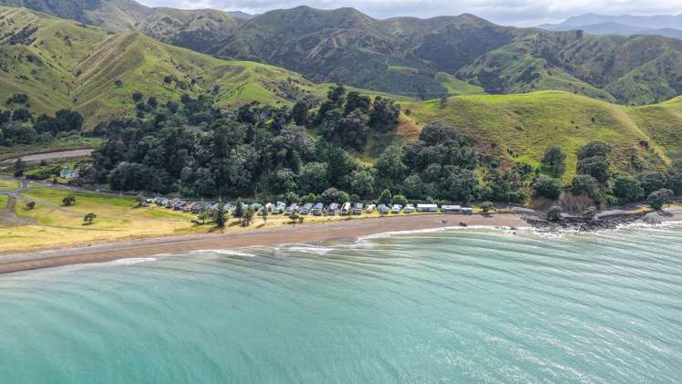 Tram 7 949 Thames Coast Road Waikawau_16