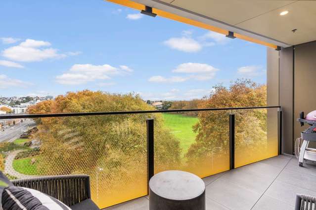 The Vulcan: West-Facing Park Views
