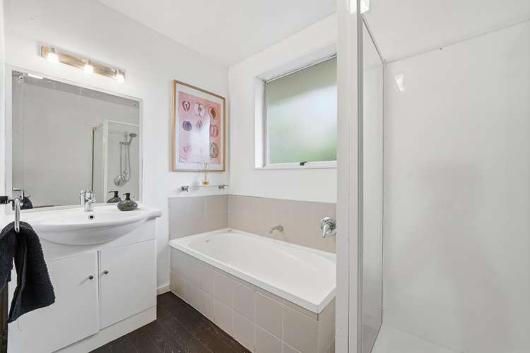 1/106 Lake Terrace Road Burwood_10