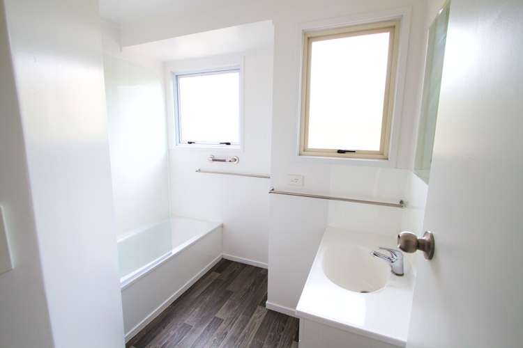 42 Vina Place Massey_16