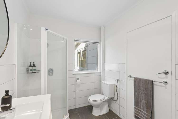 1 Kilgour Terrace Huia_16