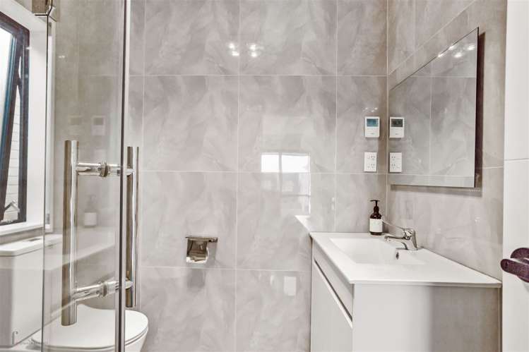 68 Joshua Carder Drive Hobsonville_14