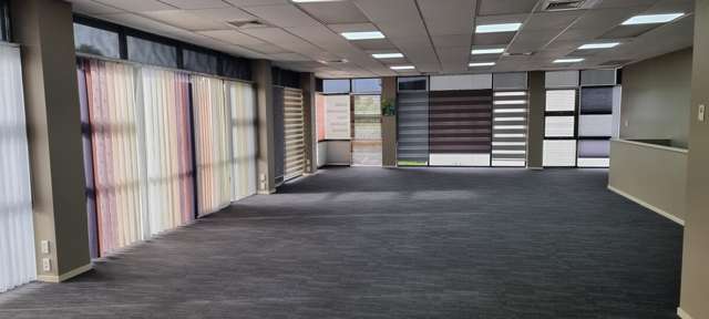 Unit A, 49 Arrenway Drive Mairangi Bay_4