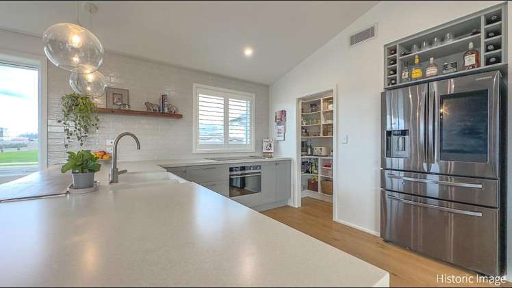 8 Peakedale Drive_2