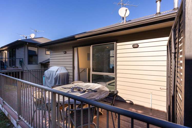 10/8 McKerrow Place Fernhill_13