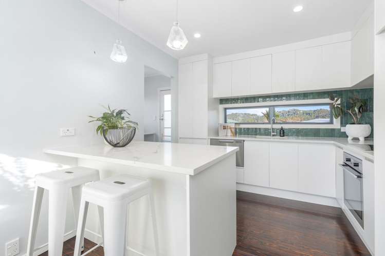 84 Glengarry Road Glen Eden_13