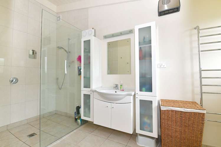 159 Whangaparaoa Road Red Beach_13