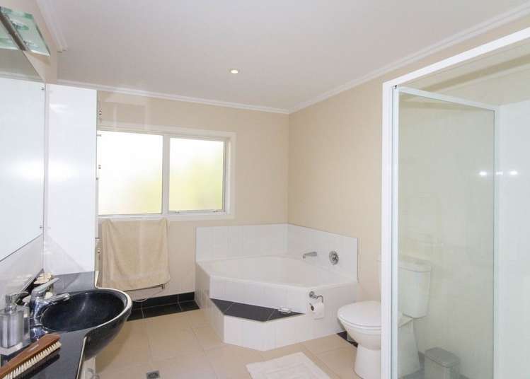 14 Lithgow Drive Otamatea_15