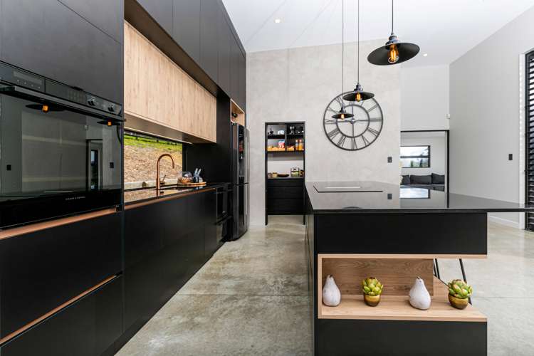 33 Fernielea Park Drive Riverhead_5