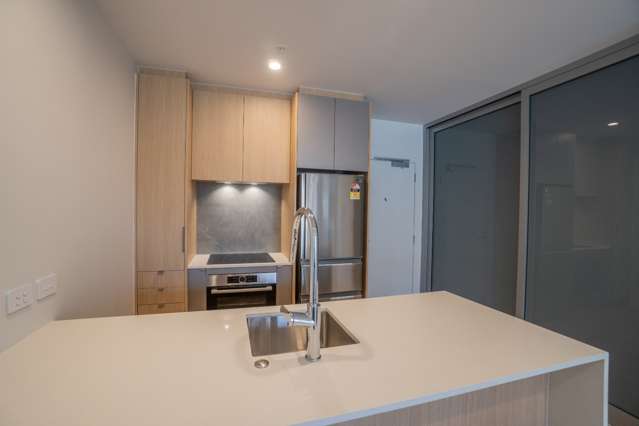 319/5-9 Madeira Lane 1672_4